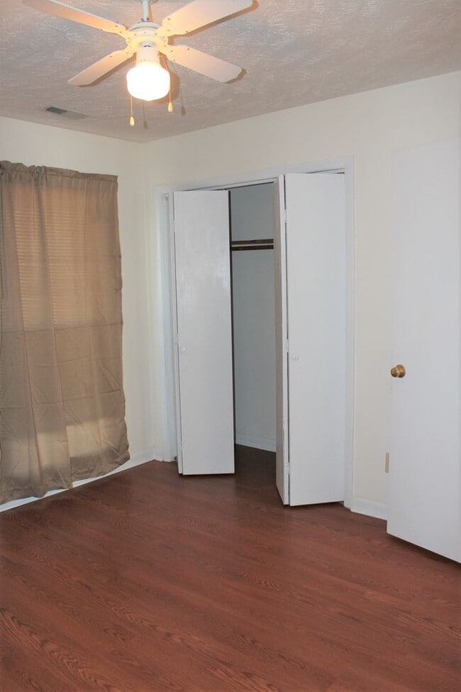 Building Photo - Newton Place