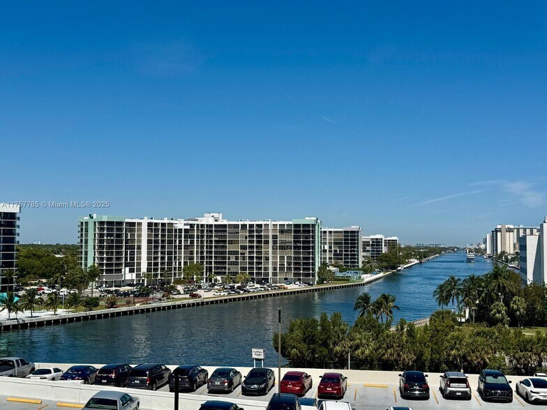Building Photo - 3800 S Ocean Dr