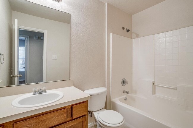 Building Photo - Half of Duplex Ready for New Tenants- 3 Bed, 2 Bath- Near the Historic Stockyards- 76164