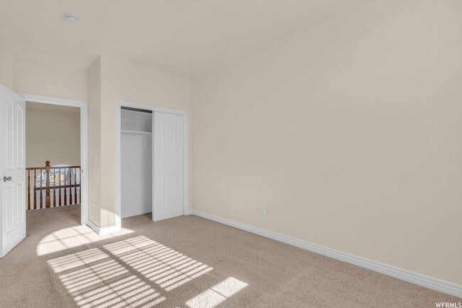Building Photo - AMAZING 2 STORY HOME w/ 4 CAR GARAGE!