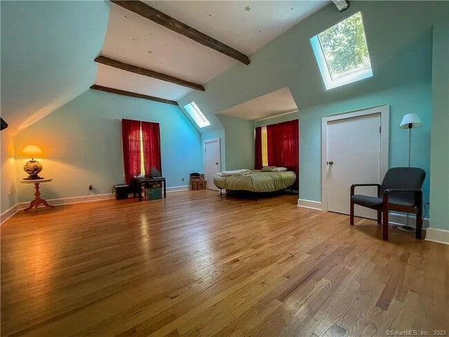 Building Photo - 4 Hemlock Trl