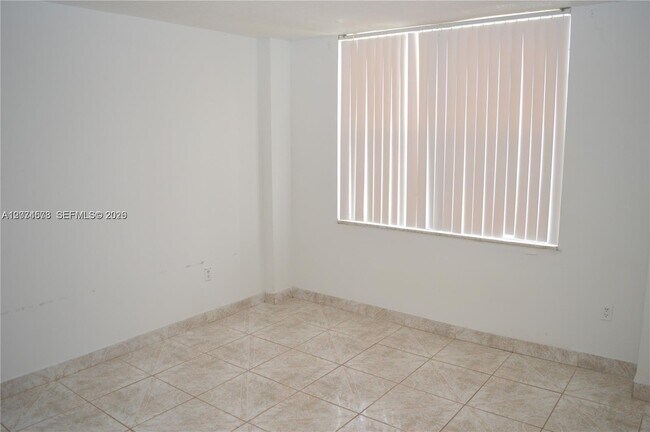 Building Photo - 15600 NW 7th Ave