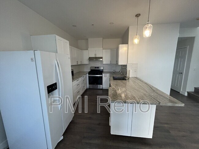 Building Photo - 3871 Warren Way
