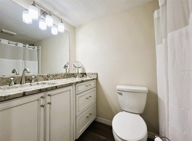 Building Photo - 425 30th Ave W