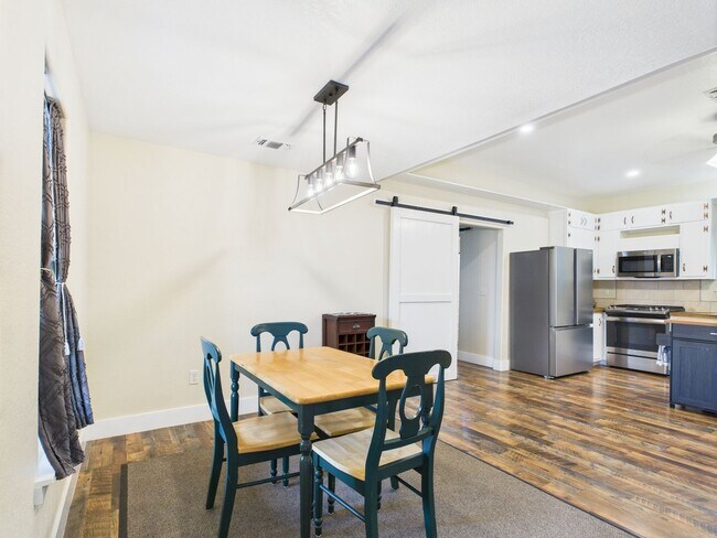 Building Photo - All Utilities are Included