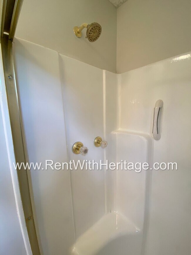 Building Photo - Charming Newly Renovated 3bd/ 2ba/ Gorgeou...
