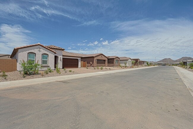 Building Photo - Beautiful 4 Bedroom in Aloravita Community