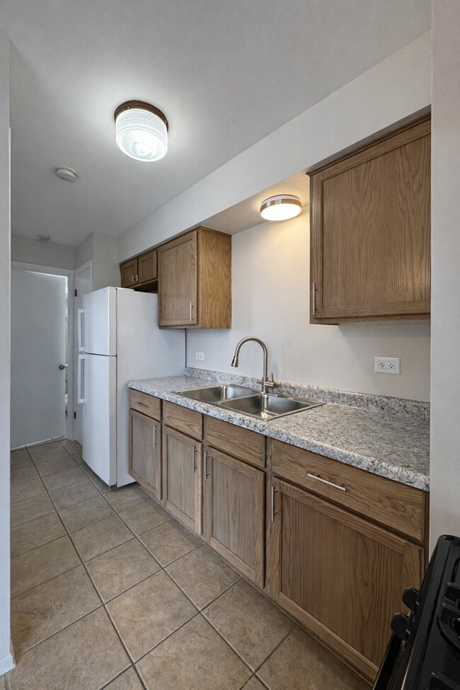 Building Photo - 7915 S 84th Ave