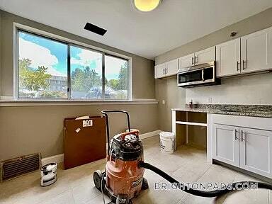 Building Photo - 160 N Beacon St