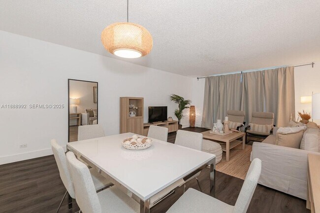 Building Photo - 2301 Collins Ave