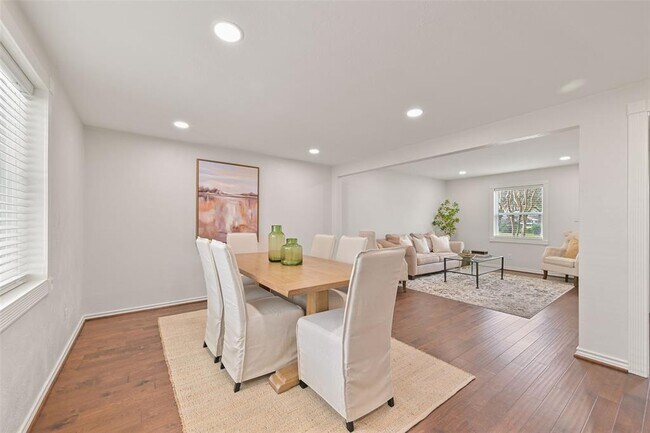 Building Photo - 2511 Blue Willow Dr