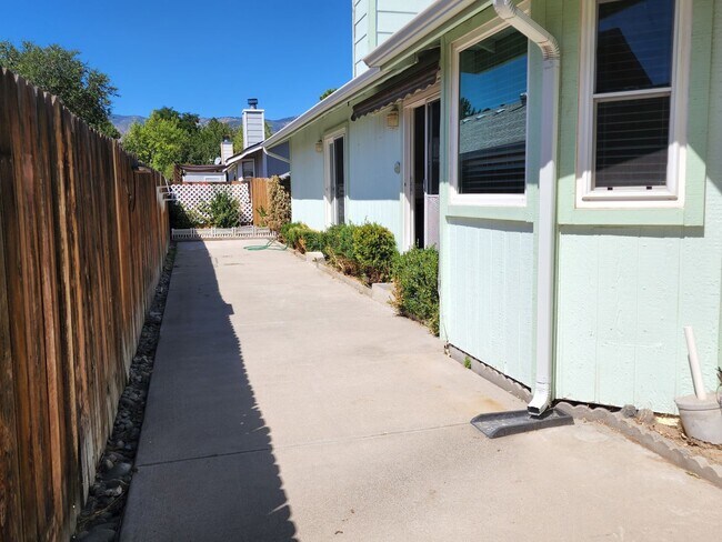 Building Photo - Home For Rent in Carson City