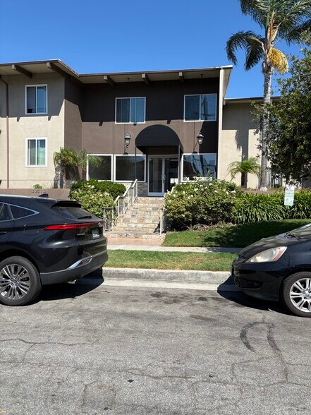 Primary Photo - 23930 Los Codona Ave