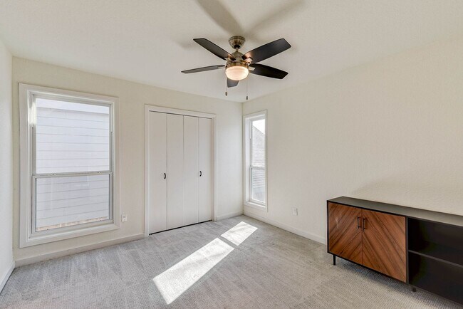 Building Photo - Museum District: Chic 2-Story newly update...