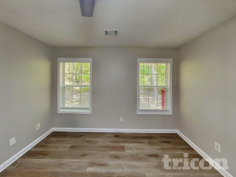 Building Photo - 535 Brentwood Blvd