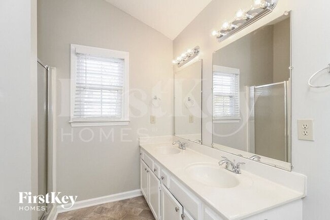 Building Photo - 7137 Avenbury Cir