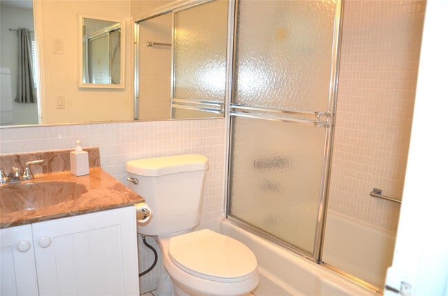 Building Photo - 255 S Cypress Rd