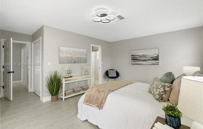 Building Photo - 7332 Mako Dr