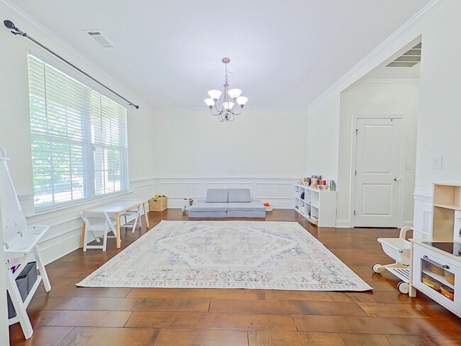 Building Photo - Beautiful 4 Bedroom home in Canterbury Farms!