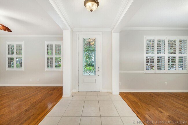Building Photo - 130 Poinciana Dr