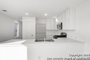 Building Photo - 3331 Rock Ml Dm