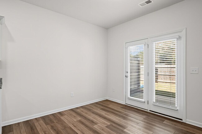 Building Photo - ***MOVE IN SPECIAL -$500 OF FIRST 2 MONTHS RENT WITH A FEBRARY 27TH OR SOONER MOVE IN DATE***Welc...