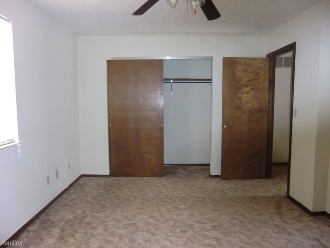 Building Photo - 1104 Roosevelt Ave