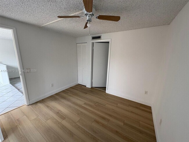 Building Photo - 6854 SW 114th Pl