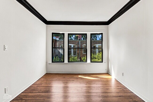 Building Photo - 5402 S Woodlawn Ave