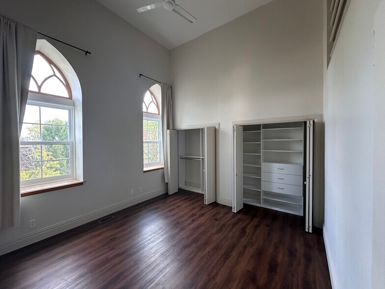 Building Photo - 1621 S 11th St