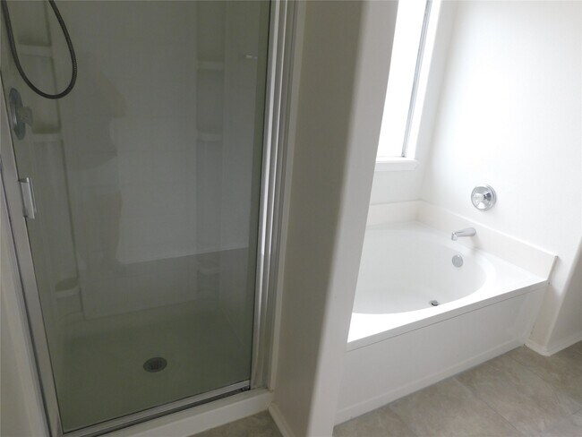 Building Photo - 19130 Yaupon Ranch Dr