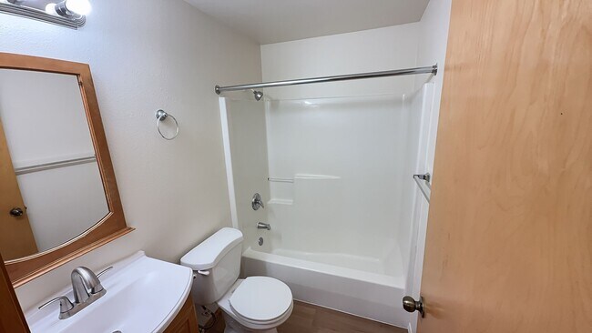 Building Photo - 3 Bedroom 1.5 Bath Home Fenced Yard, Shed & Garage