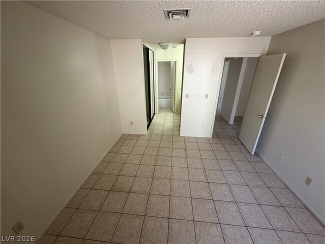 Building Photo - 4736 Nara Vista Way