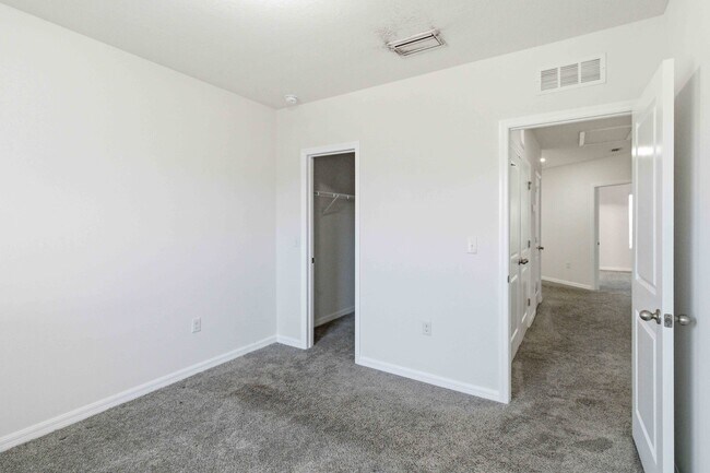 Building Photo - 9973 Hound Chase Dr