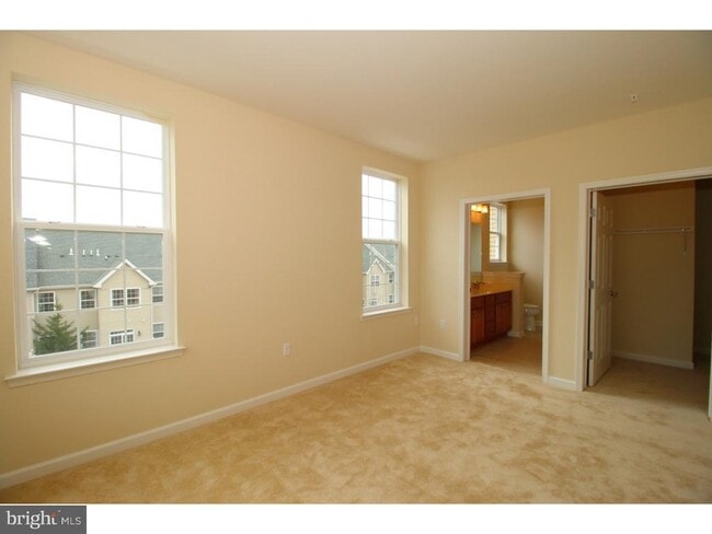 Building Photo - 1137 Halifax Pl