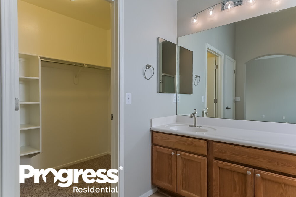 Building Photo - 6737 W Greenland Ct