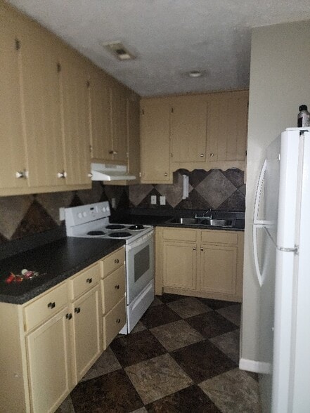 Building Photo - 5764 Aftonshire Dr