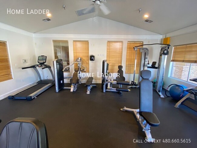 Building Photo - Upscale Condo in Gated Community with Lavi...