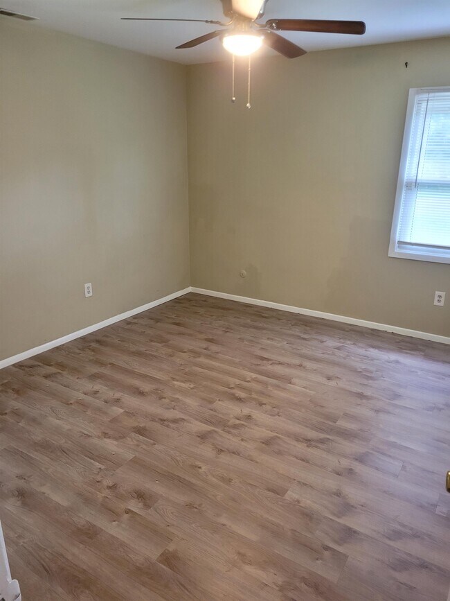 Building Photo - 47 Holstone Ln