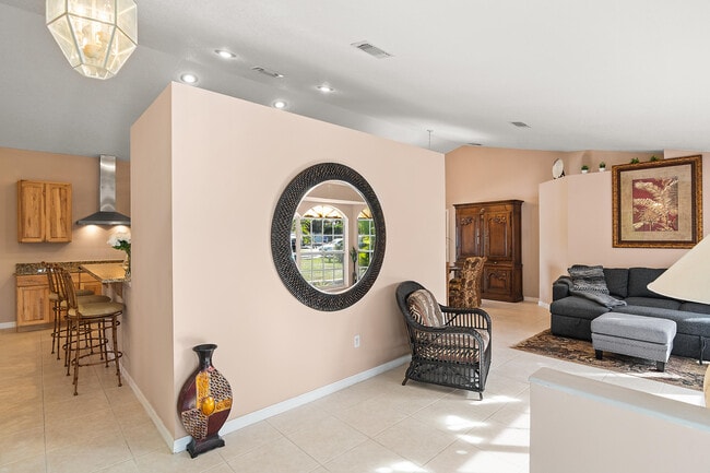 Building Photo - 922 Jackson Way