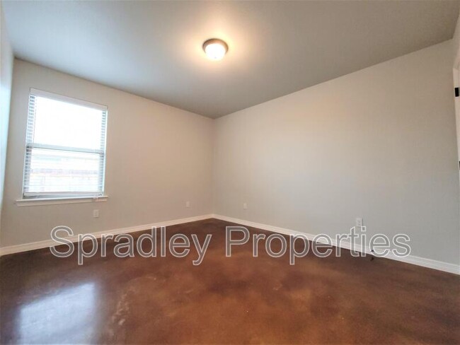 Building Photo - 208 Sparrow Cove