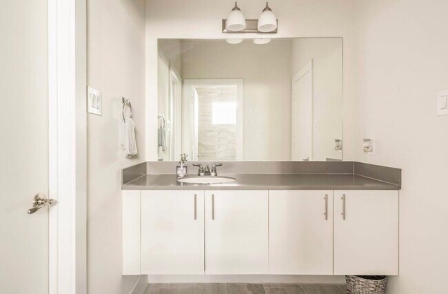 Building Photo - 10211 Las Nubes Ave