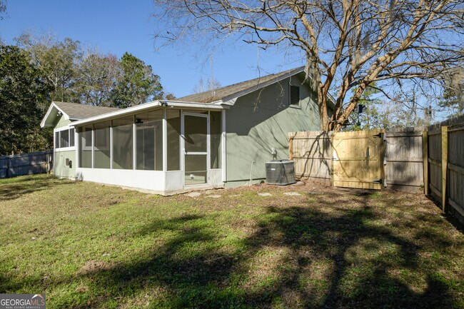 Building Photo - 107 Navajo Ct