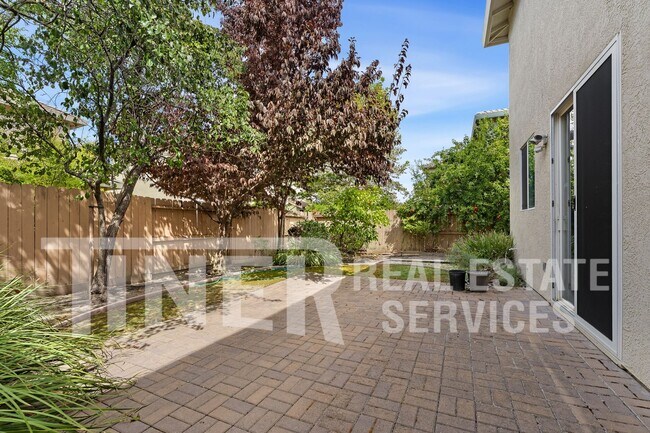 Building Photo - 35 Sabre Ct