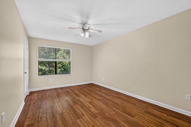 Building Photo - 6239 Lucille Dr