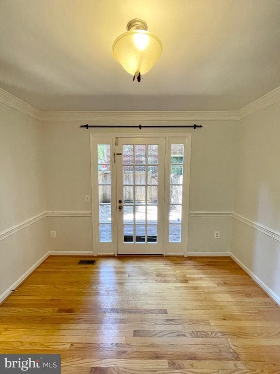 Building Photo - 1208 W Abingdon Dr