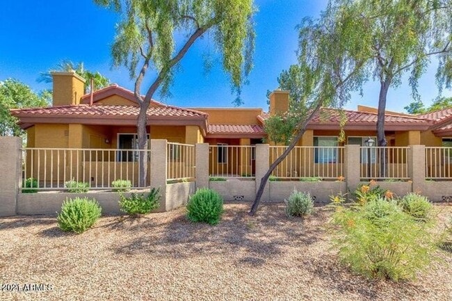 Building Photo - Gated, Resort Living, Club House, Fitness Center, Updated Unit!!!  2 bedroom, 2 bath split floor ...