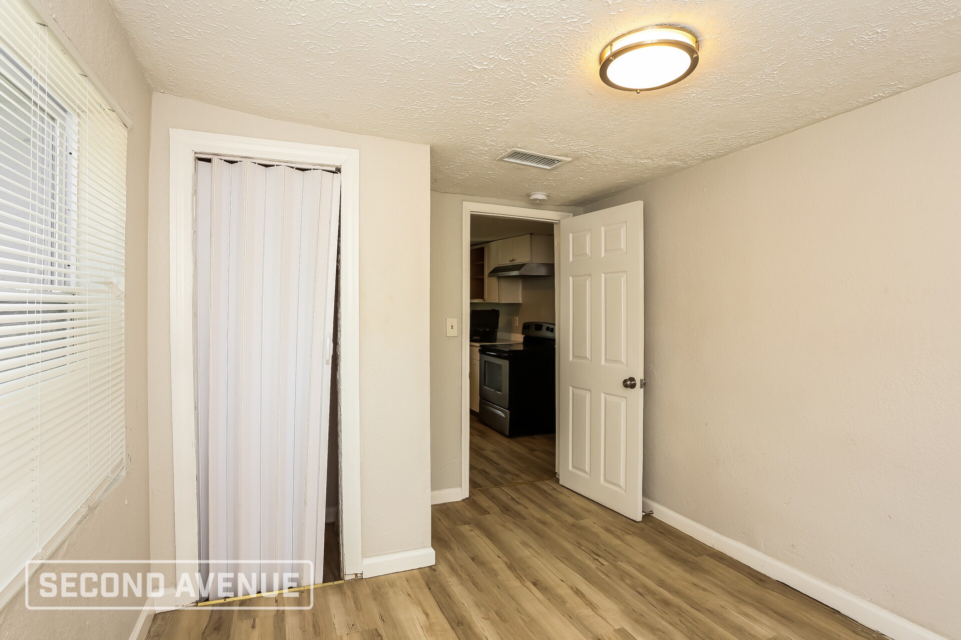 Building Photo - 1656 W 30th St