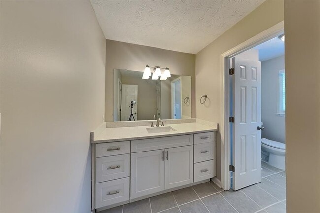 Building Photo - 2742 Bentwood Dr