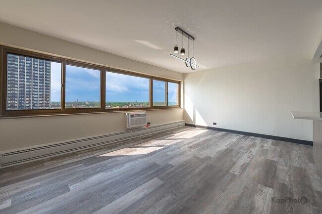 Building Photo - 7337 S South Shore Dr